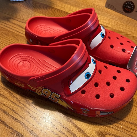 SOLD | lightning McQueen Cars x Crocs | men’s 8 - women’s 10 - Picture 3 of 3
